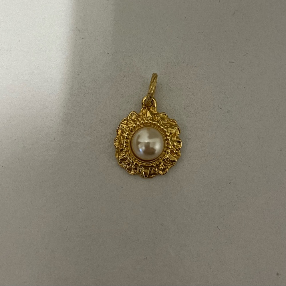 BEAUTIFUL PENDANT